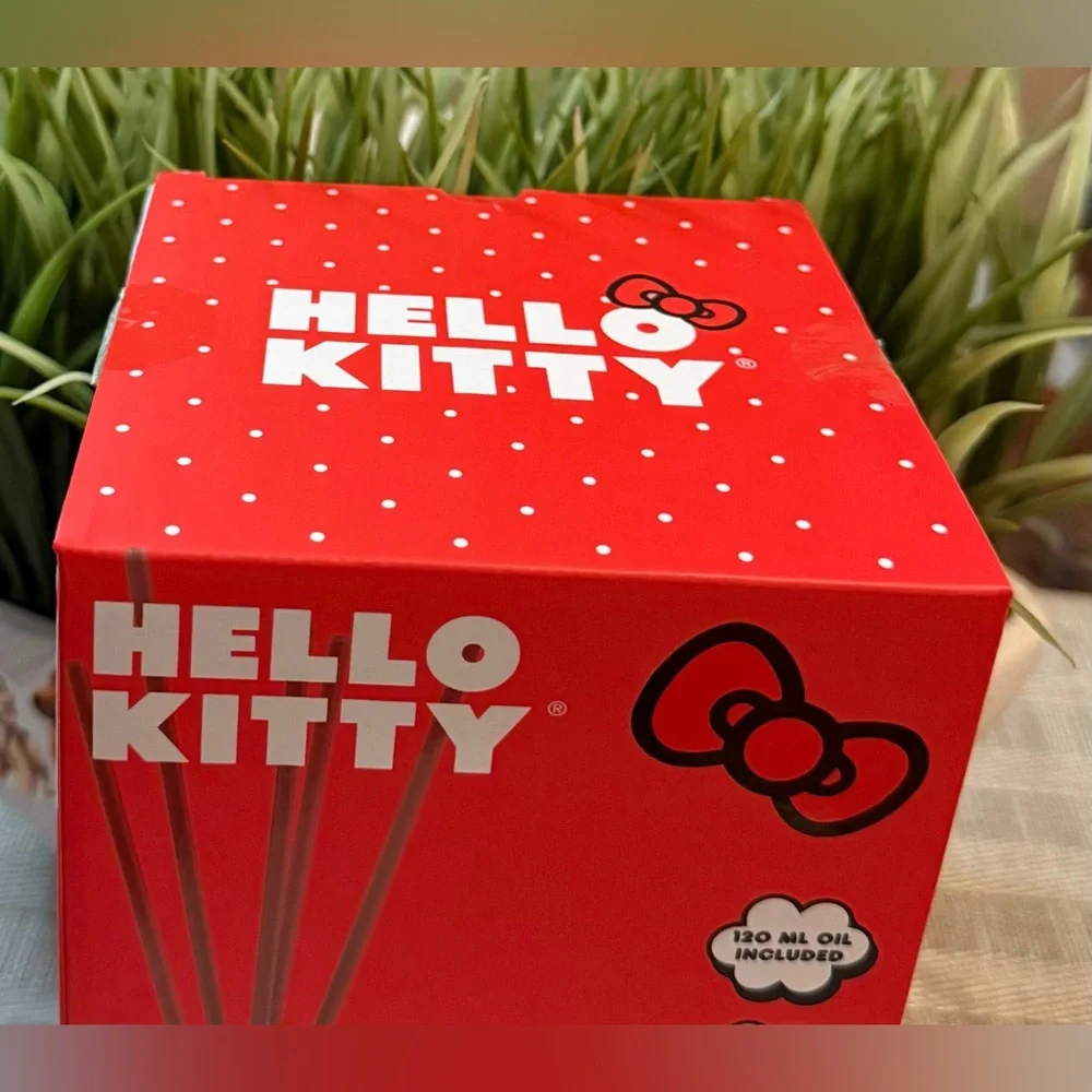 Hello Kitty Head Ceramic Reed Diffuser - Picture 5 of 6